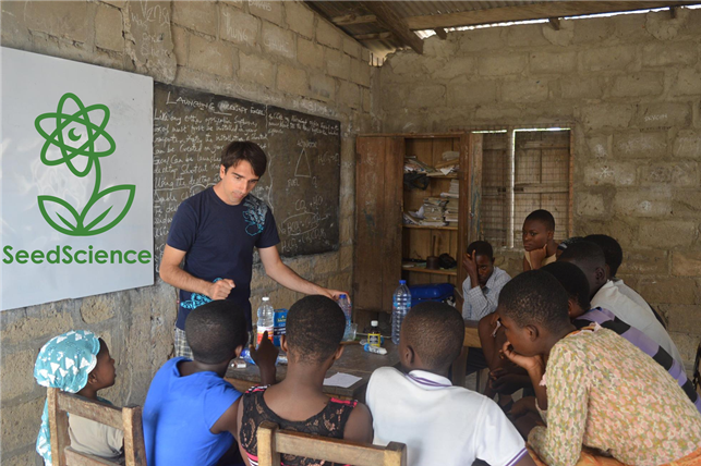 gallery SeedScience, esperimenti scientifici nelle scuole di Ghana e Kenya per la formazione degli insegnanti