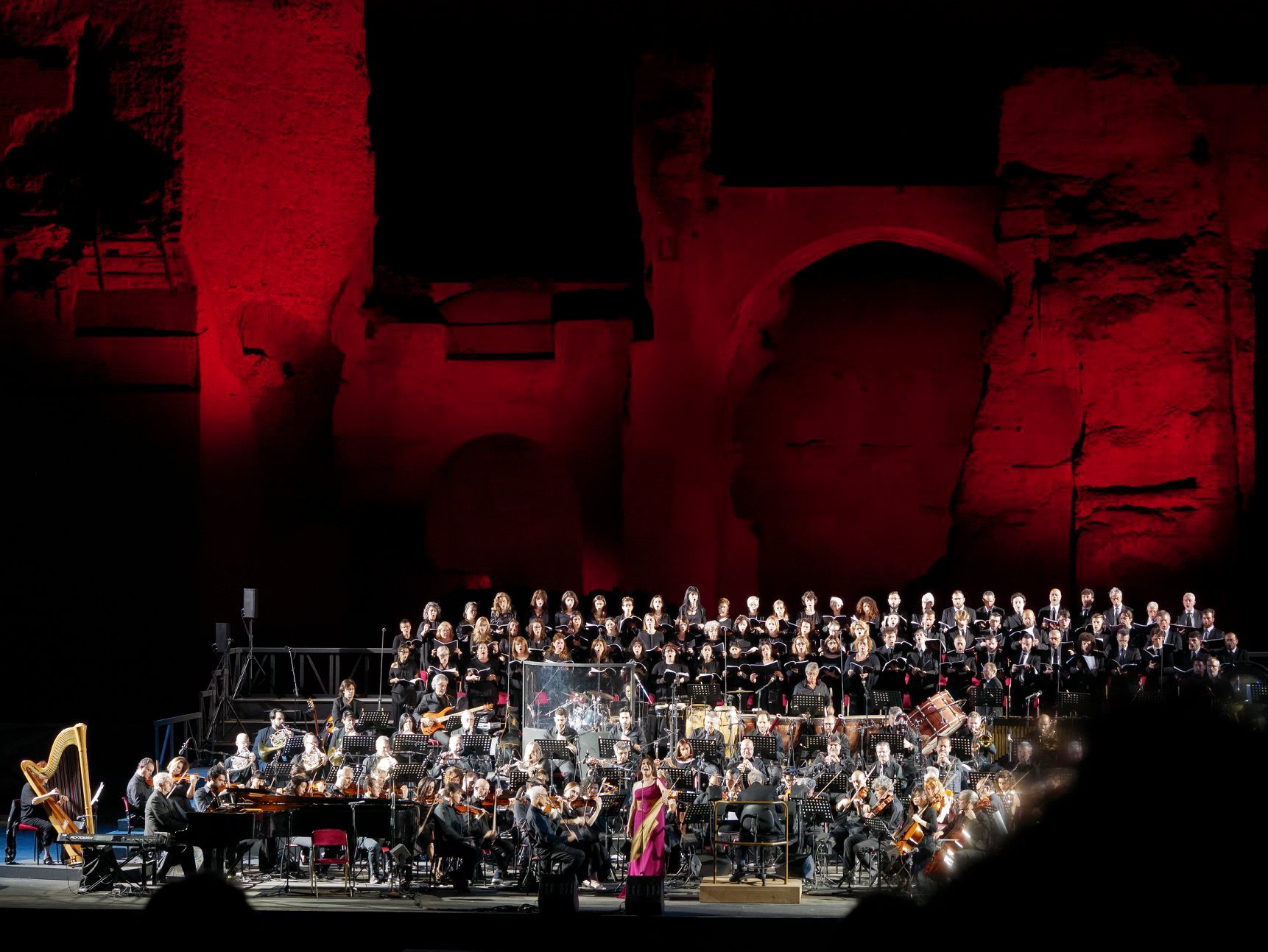 gallery Il Coro C. Casini di Tor Vergata accompagna il Maestro Ennio Morricone nell’ultimo concerto della sua carriera 
