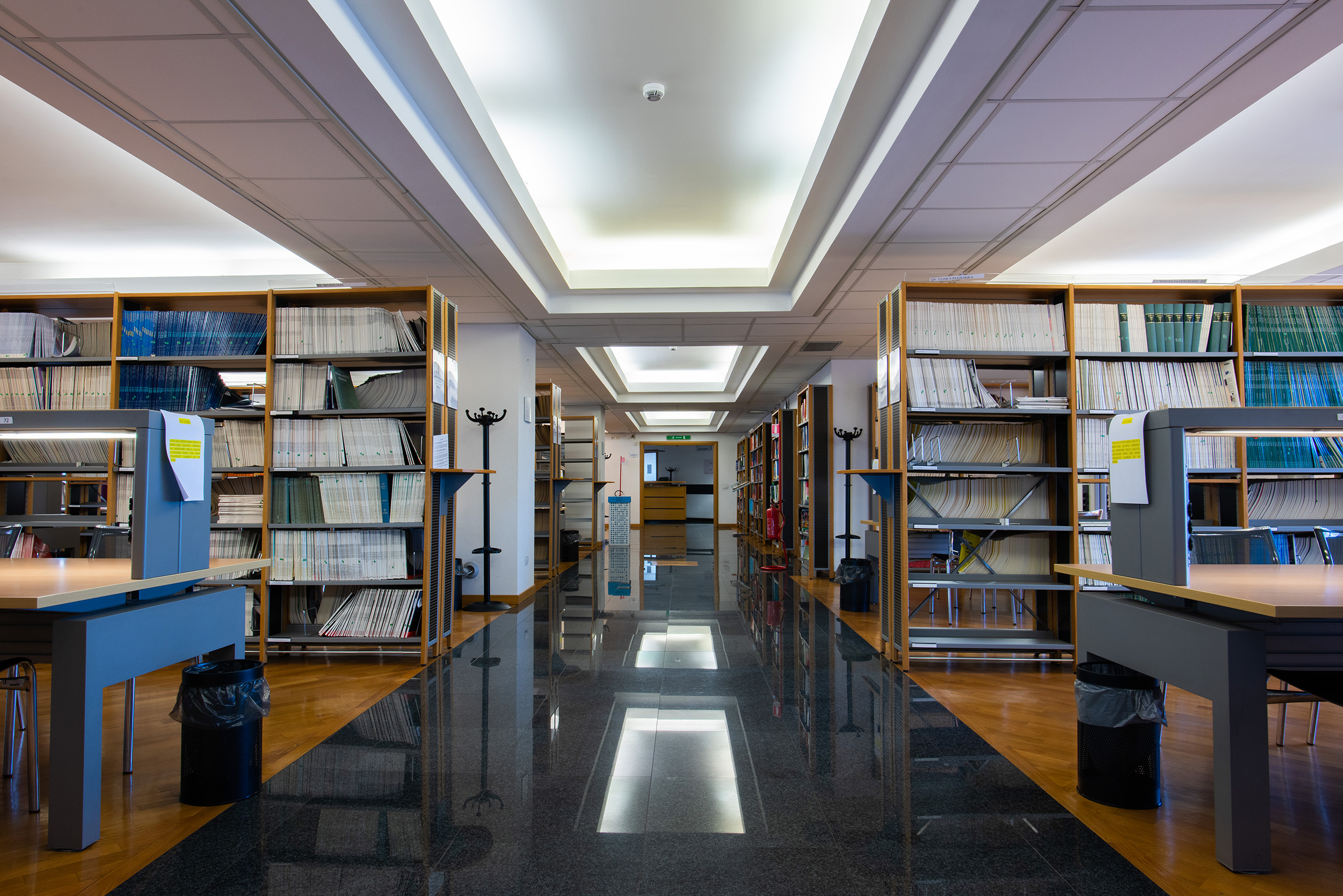 gallery Biblioteca dell'Area Biomedica - Paolo M. Fasella