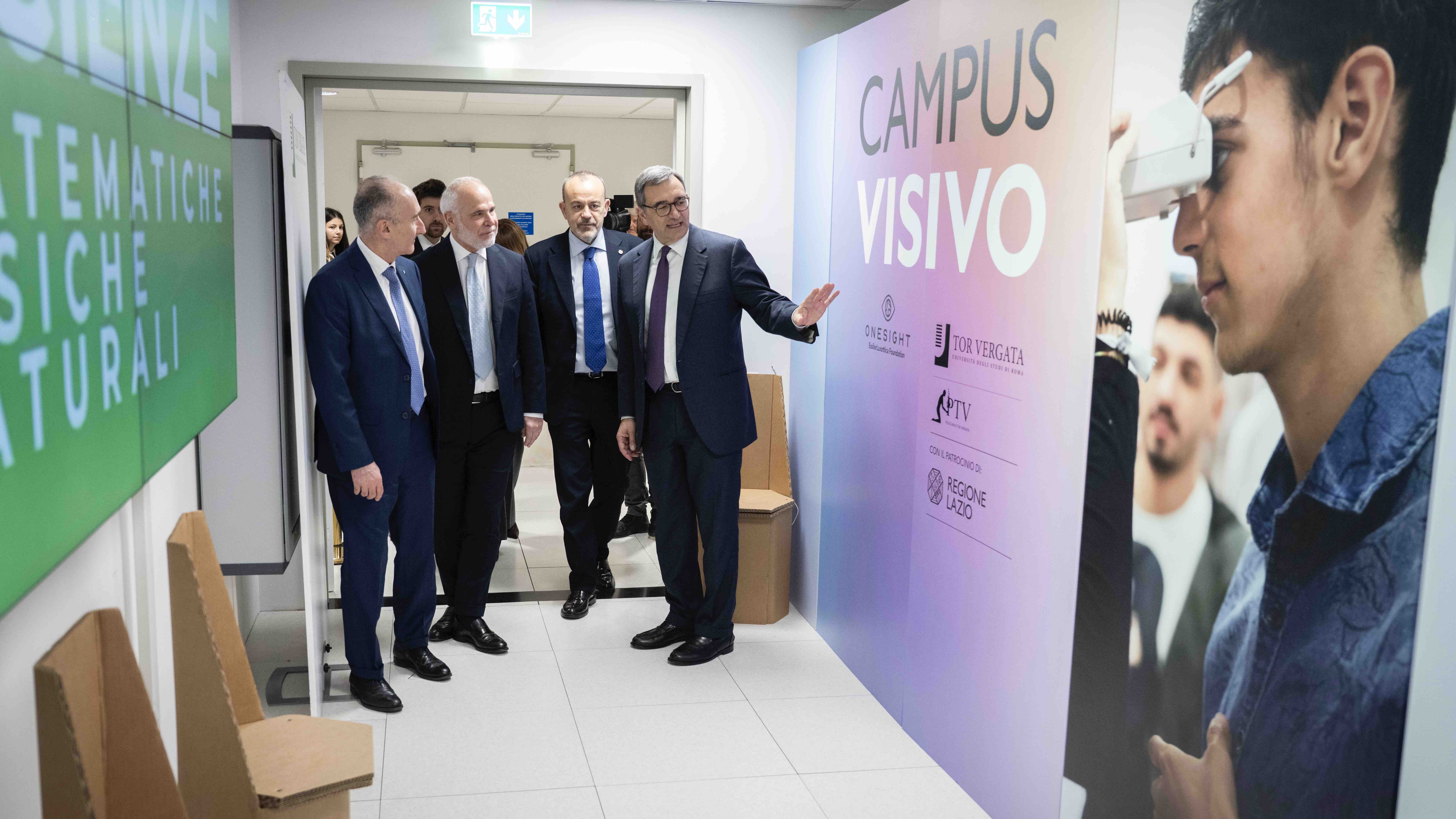 gallery Campus Visivo: clinica oculistica temporanea a Roma Tor Vergata con OneSight Essilor Luxottica
