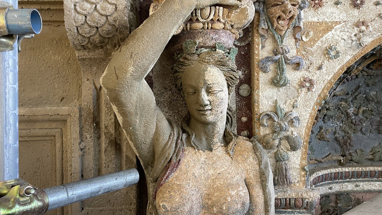 gallery Al via i restauri della "Loggia secreta" di Villa Mondragone: tra ninfei, cariatidi e segreti rimasti nascosti per secoli