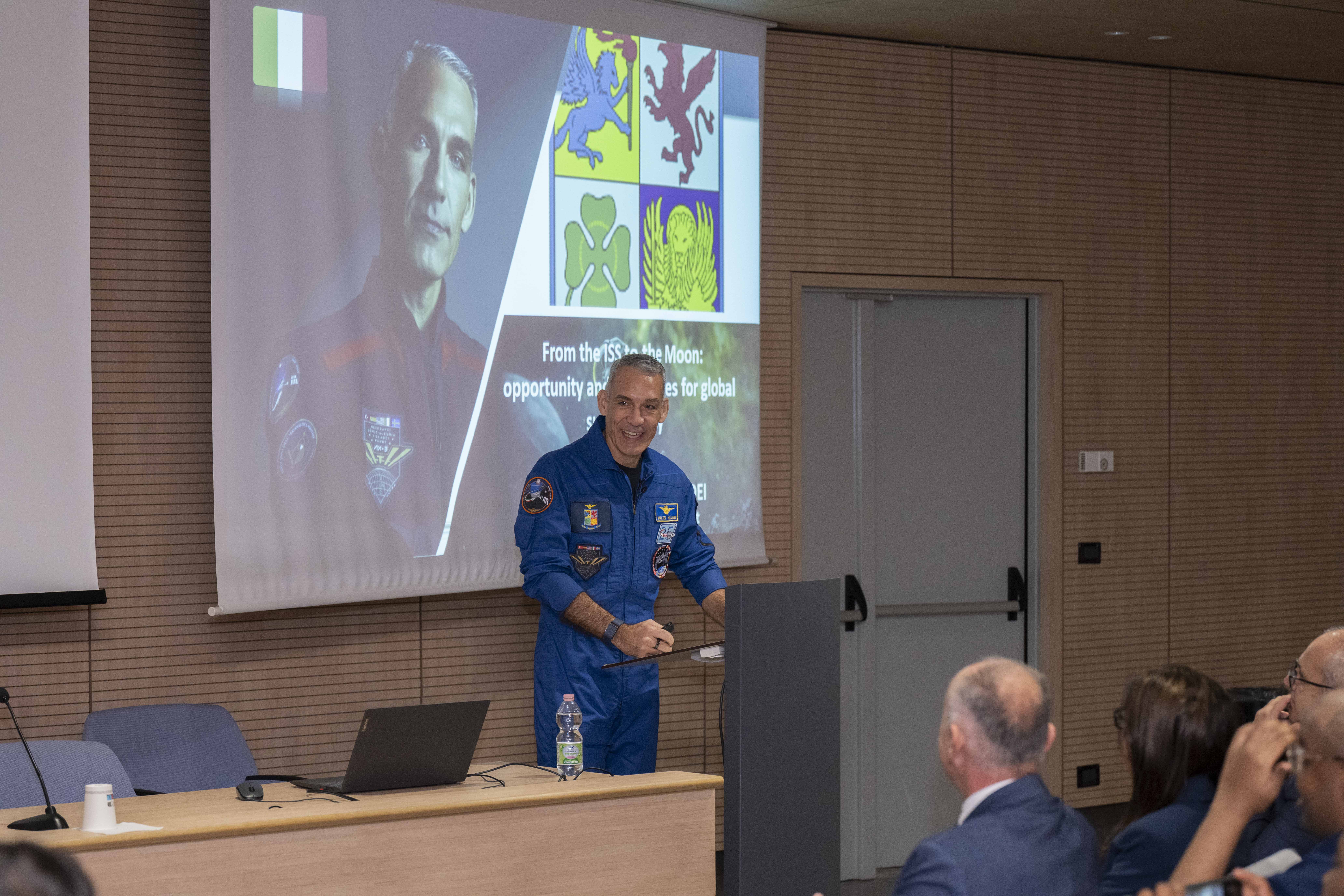 gallery Dall'incontro con l'astronauta Walter Villadei alla sfida “Sustainable Space Habitats for Life Beyond Earth”: due giornate di formazione e confronto per promuovere nei giovani la cultura spaziale