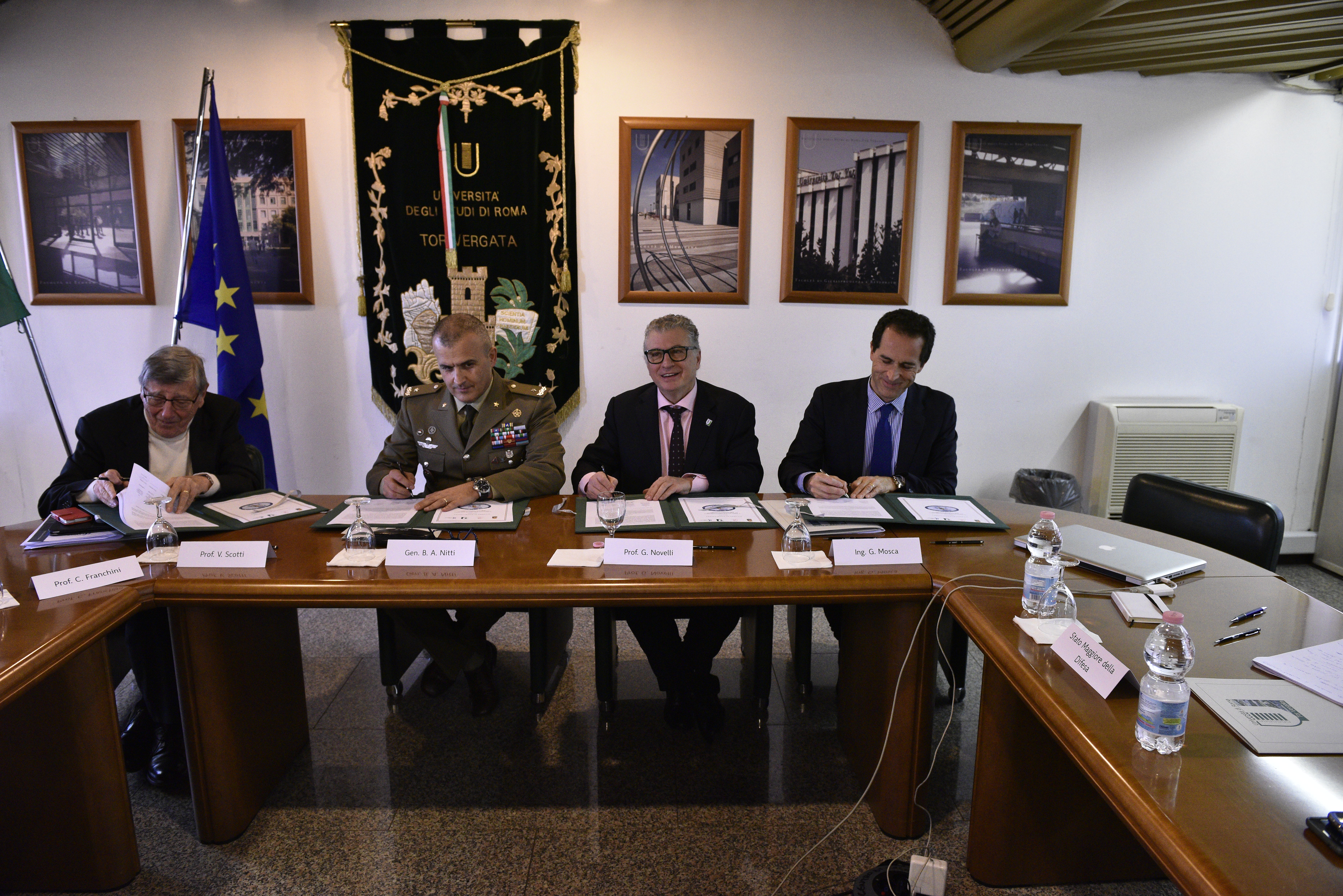 gallery Firma accordo “DAI” : sinergia tra difesa- accademia- industria