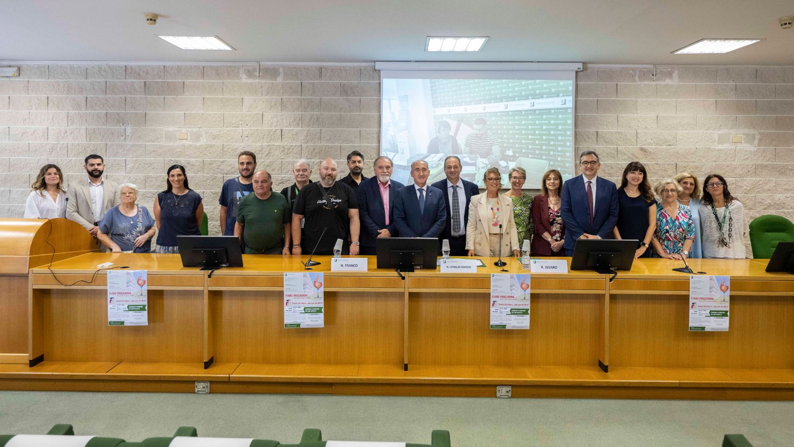 gallery Fuori programma: Dona un libro, regala il mondo