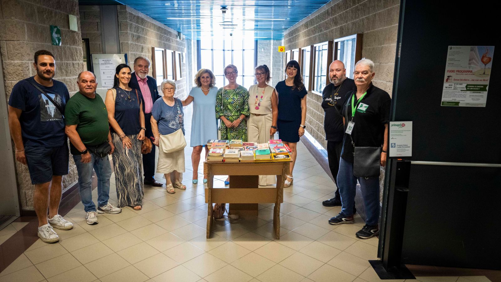 gallery Fuori programma: Dona un libro, regala il mondo