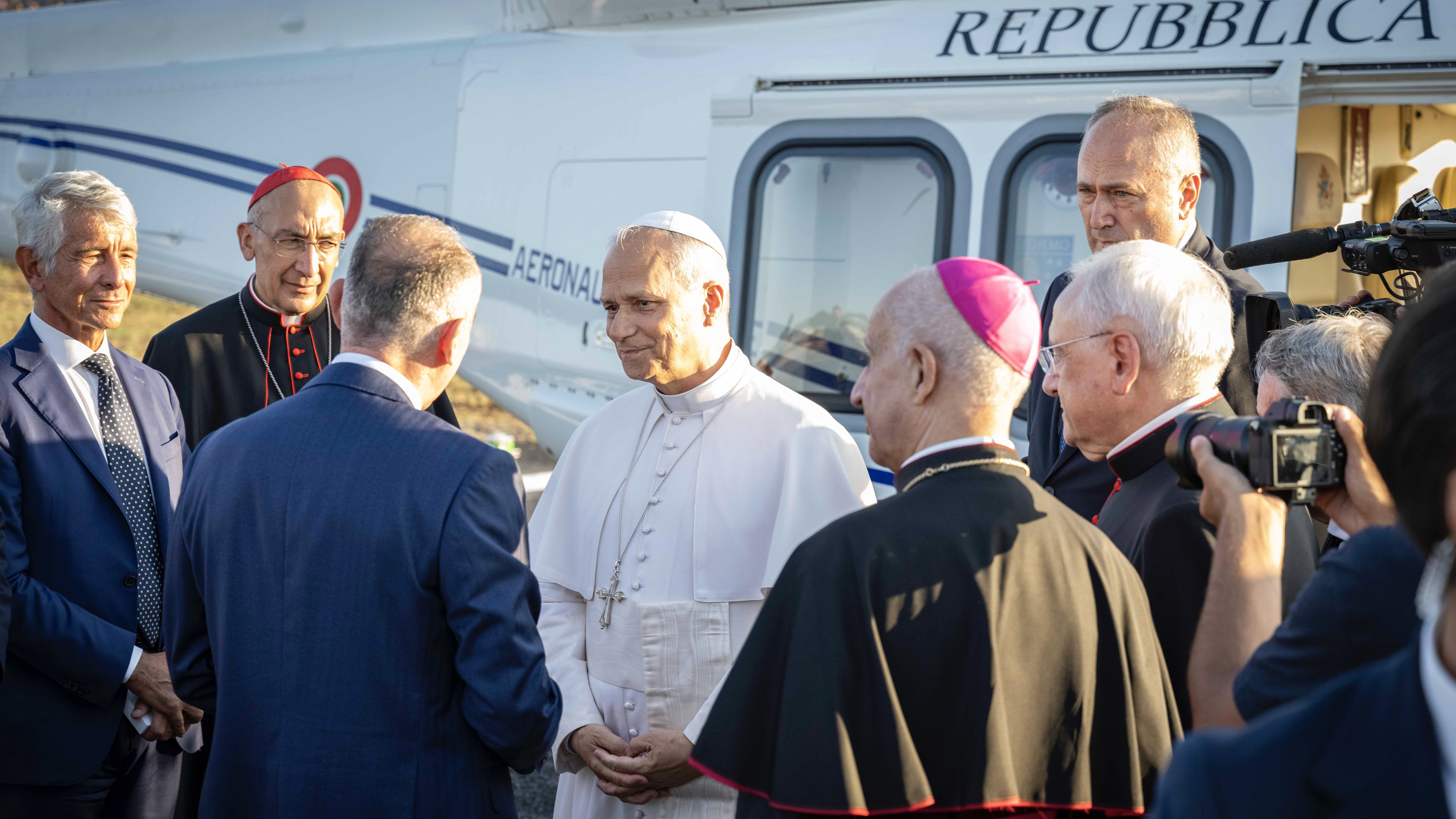 gallery "Portate gioia ed entusiasmo nel mondo": Papa Leone XIV saluta i ragazzi a Tor Vergata. Termina il Giubileo dei Giovani 2025